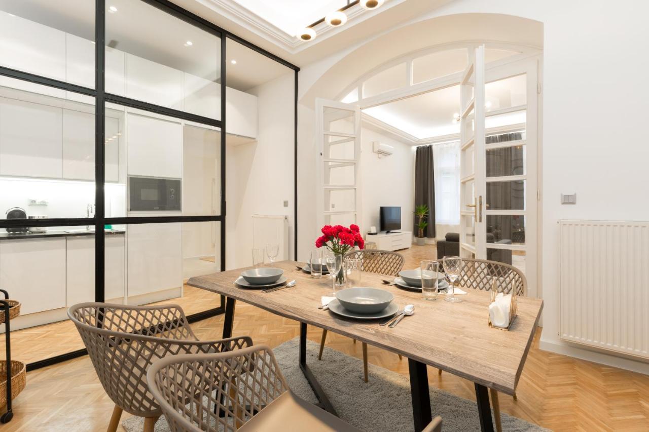 Space And Style In The Heart Of W 2br&2bt Apartamento Budapest